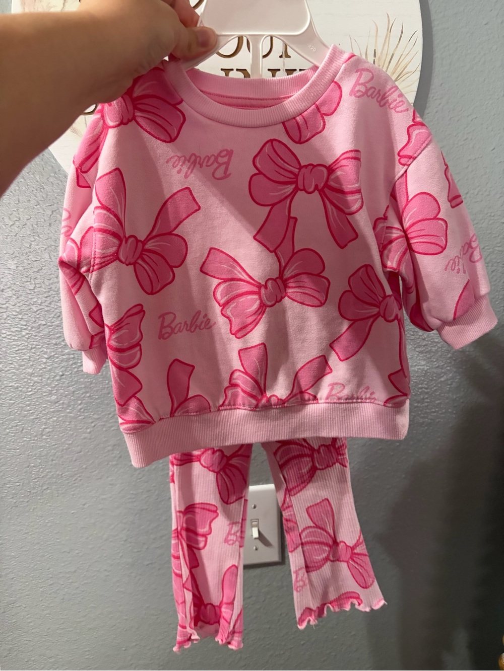 Baby girls Barbie bow 2pc set 12months